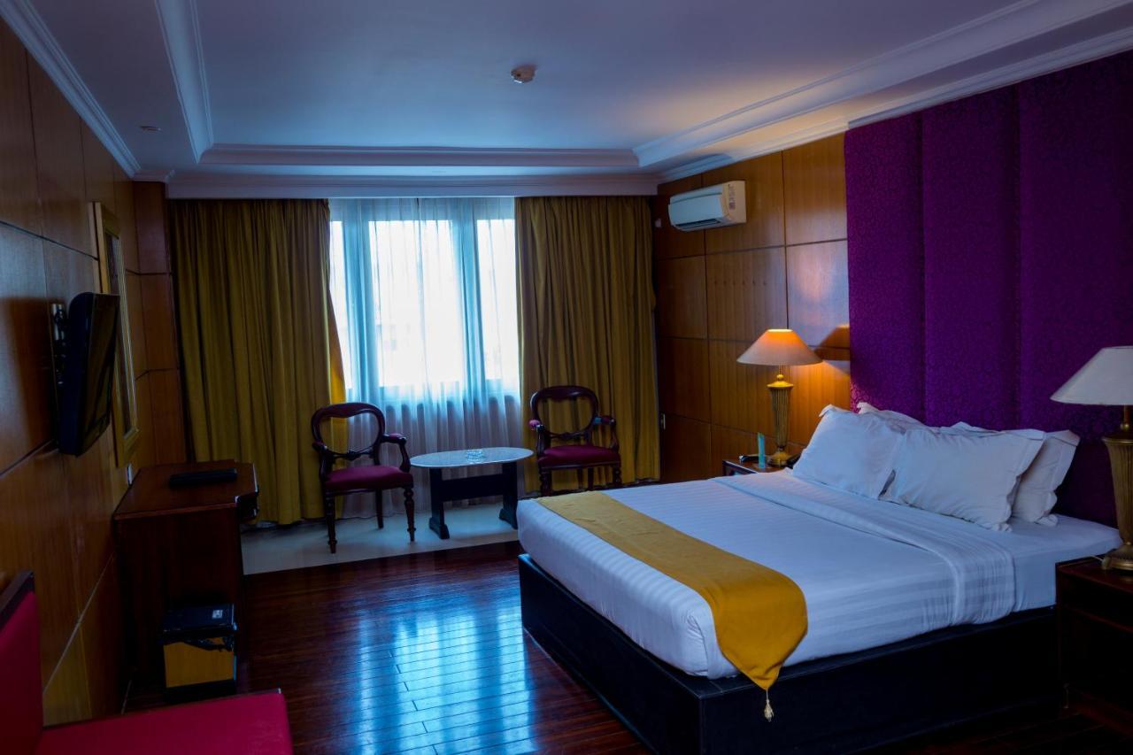 Bumi Senyiur Hotel Samarinda Habitación foto
